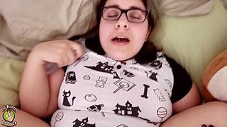 Братишка ебет толстую сестру в очках