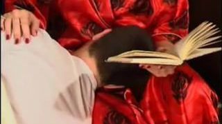 Инцест русской мамаши с сыном с кунилингусом и трахом на диване в позе наездницы